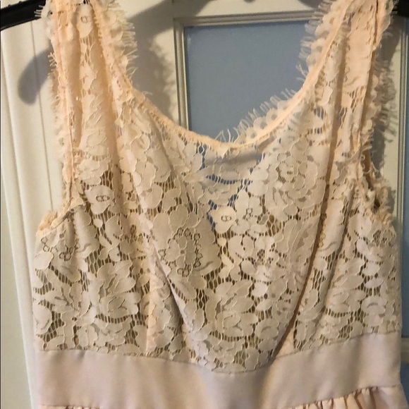 Adorable mini dress in a light peach color - Picture 3 of 3